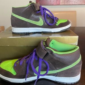 NIKE DUNK SB MID DONATELLO